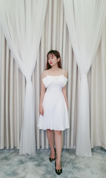 đầm trắng xinh