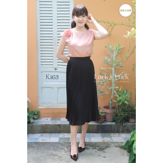 Áo kiểu thêu hoa ngực - Màu Xanh