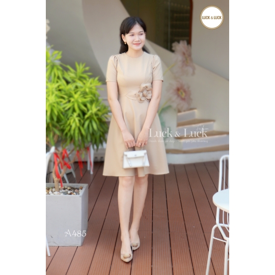 ĐẦM CÔNG SỞ CỔ TRÒN NHẤN HOA