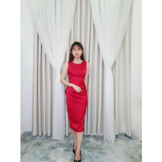 đầm sát vai ôm