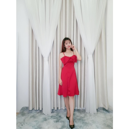 Đầm dây nơ