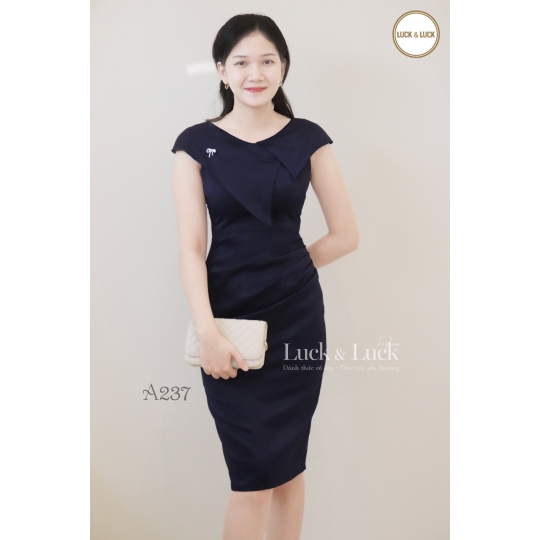 Đầm lụa đỏ dạ tiệc