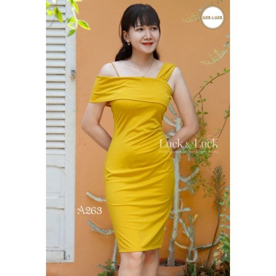 Đầm body dự tiệc trễ vai 2 dây