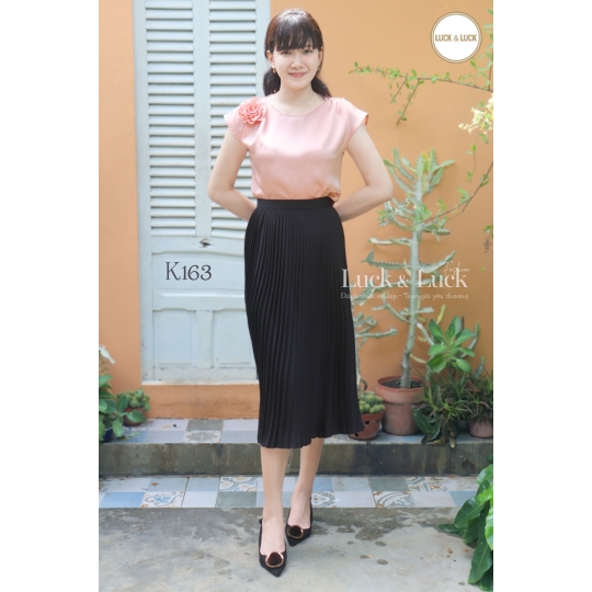 Áo kiểu thêu hoa ngực - Màu Xanh