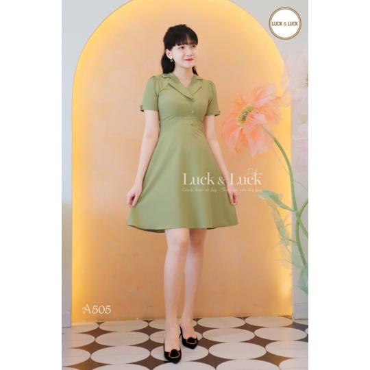 Đầm công sở cổ vest 2 nút trước