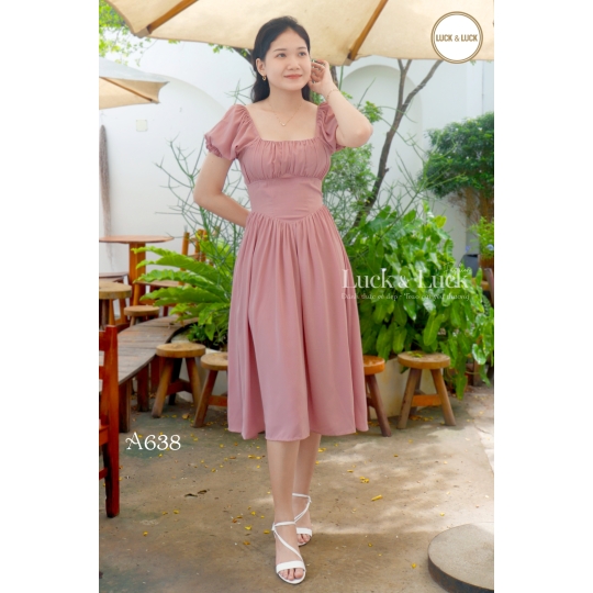 Đầm xòe đỏ dự tiệc cổ vuông đính nút