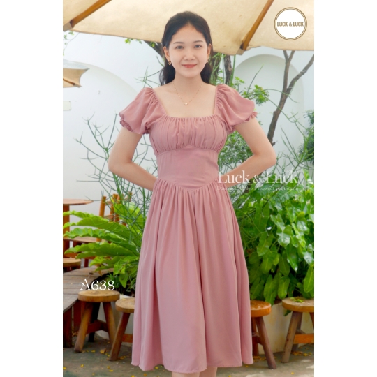 Đầm xòe đỏ dự tiệc cổ vuông đính nút