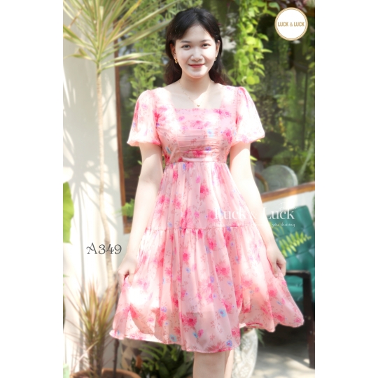 Đầm hoa cổ vuông nhún ngực