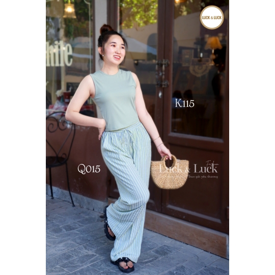 Set áo thun và quần suông rộng