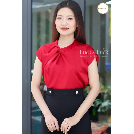 Áo lụa xoắn vai màu Đỏ