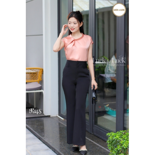 Áo sơ mi lụa xoắn vai màu Hồng