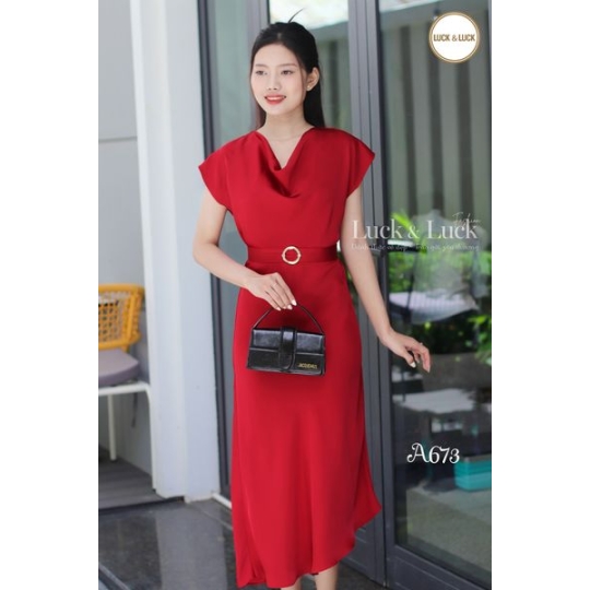 Đầm lụa cổ đổ kèm thắt lưng - Màu Đỏ