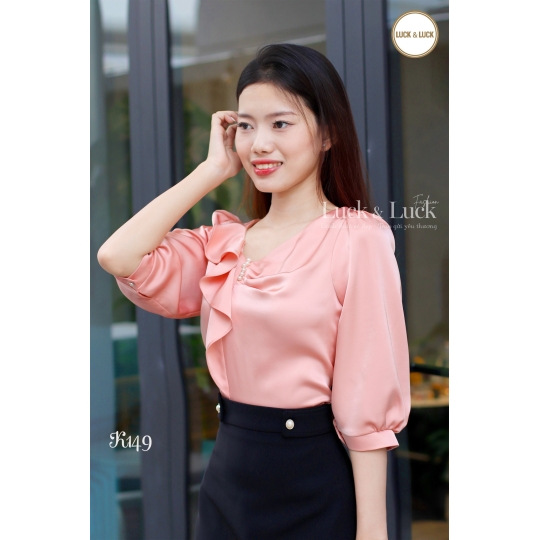 Áo lụa bèo cổ kết ngọc trai - Màu Hồng