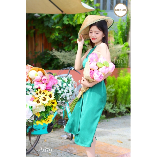 Đầm lụa chéo vai màu Xanh