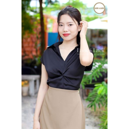 Sơ mi lụa xoắn ngực màu Xanh Dương Đậm