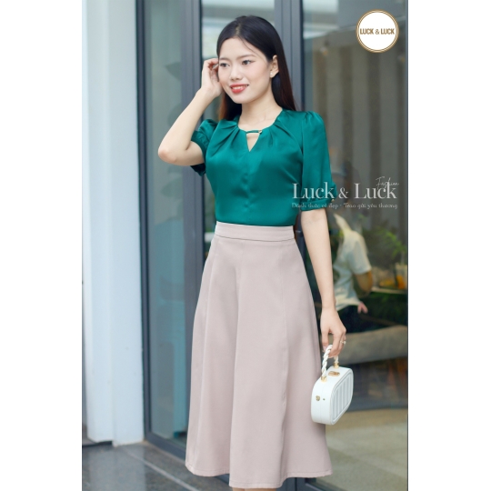	Áo lụa ngắn tay cổ v - Màu Xanh ve chai