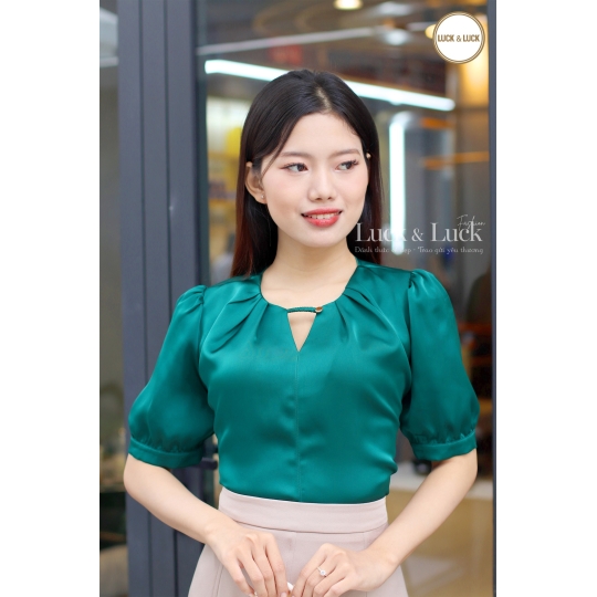 	Áo lụa ngắn tay cổ v - Màu Xanh ve chai