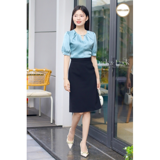 Áo lụa ngắn tay cổ v - Màu Xanh