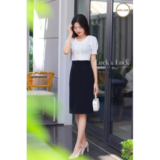 	Áo kiểu cổ tròn nút vàng - Màu Trắng