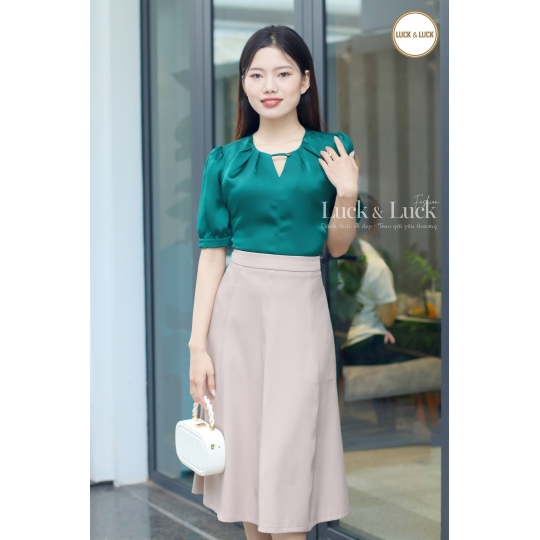 	Áo lụa ngắn tay cổ v - Màu Xanh ve chai