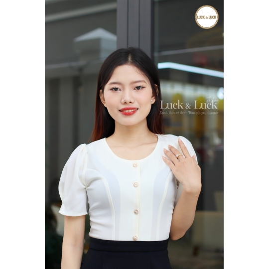 	Áo kiểu cổ tròn nút vàng - Màu Trắng