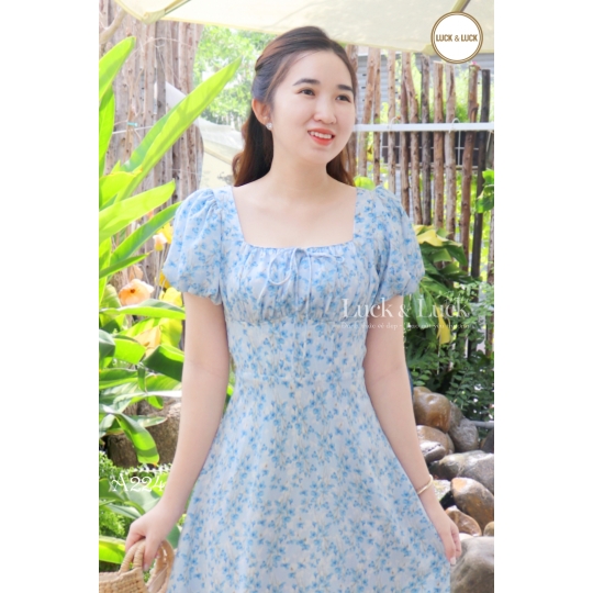 Đầm nhún ngực tùng xòe
