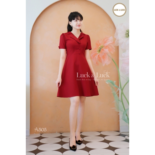 Đầm công sở cổ vest 2 nút trước