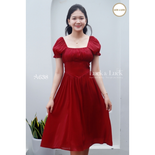 Đầm xòe đỏ dự tiệc cổ vuông đính nút