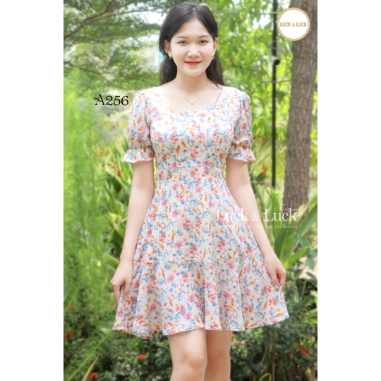 Đầm hoa nhí cổ vuông tay bí Mau Trang