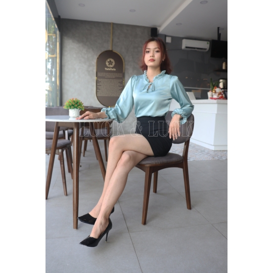 Áo sơ mi tay dài phối nơ cổ