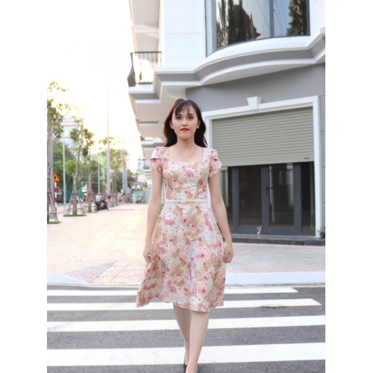 Đầm xoè gấm