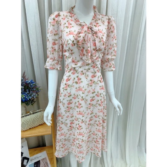 Đầm xoè tay lỡ cột nơ cổ