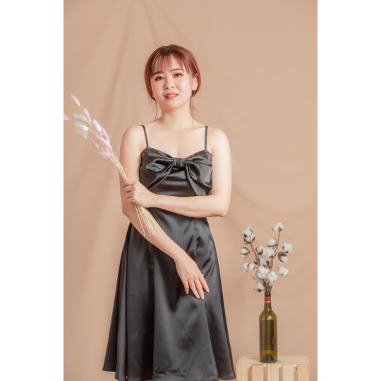 Đầm dây nơ